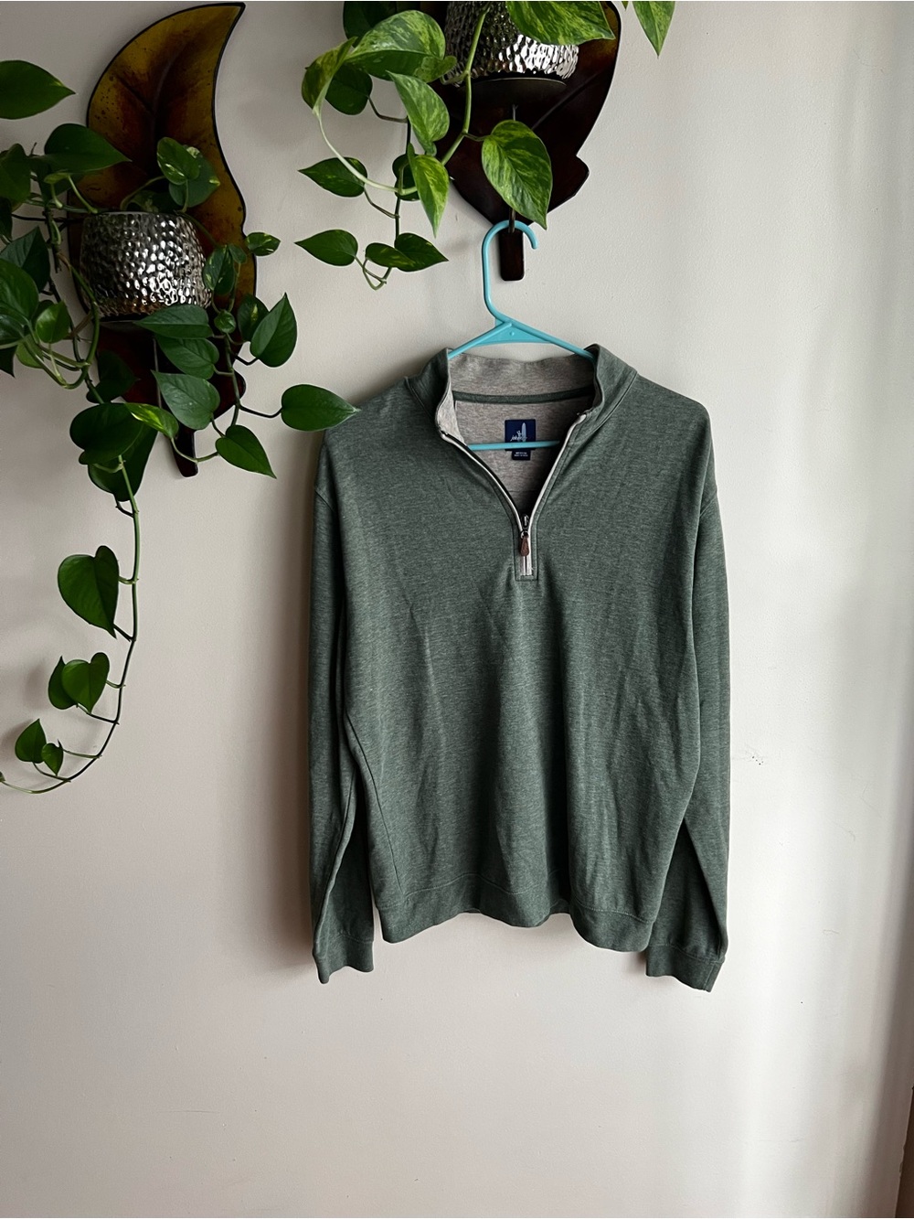 johnnie-O Sully Quarter Zip Pullover Men’s Size Medium
• Green & Beige